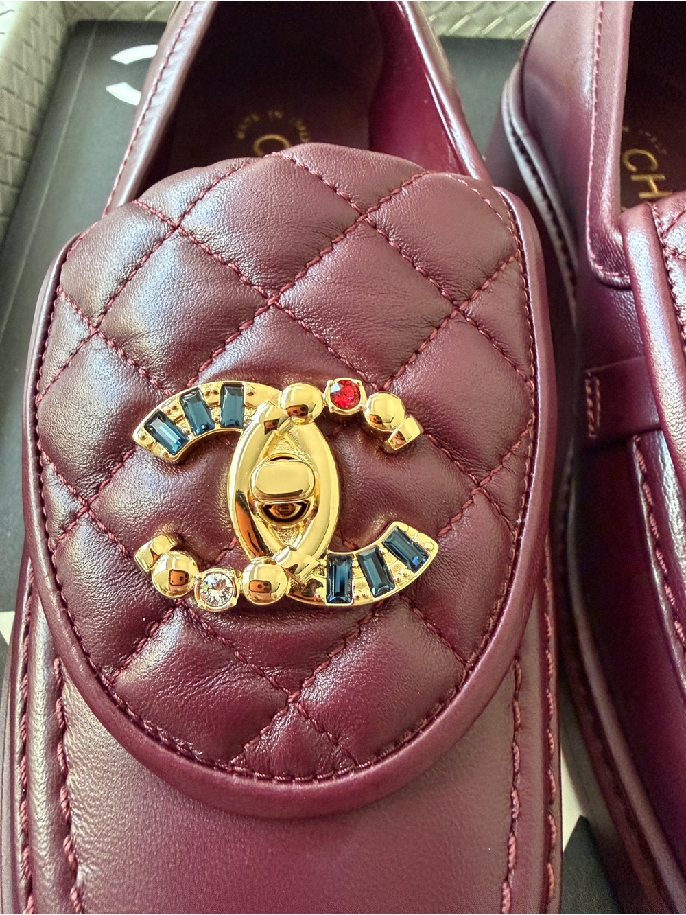 CHANEL BURGUNDY LEATHER LOAFERS OXFORD SHOES GOLD STRASS GEMS CC TURNLOCK 37 - Picture 10 of 17